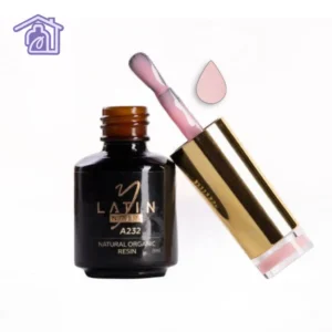 Esmalte gel Latin Nails referencia A232 de 8 ml color rosa nude suave en frasco con aplicador para manicure profesional