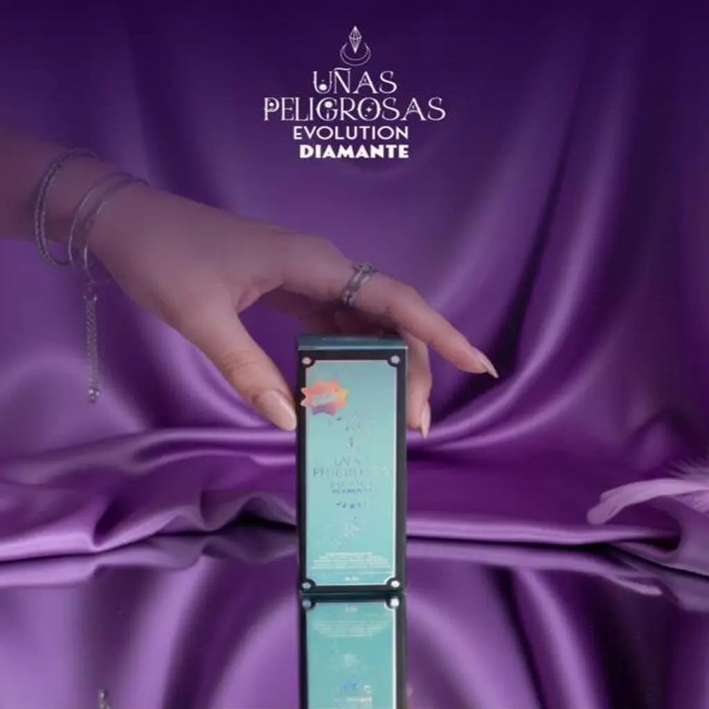 Uñas Peligrosas - Visionaria