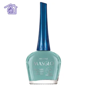 Frasco de esmalte de uñas Masglo línea tradicional color Adorable de 13,5 ml con acabado cremoso de la gama verde.